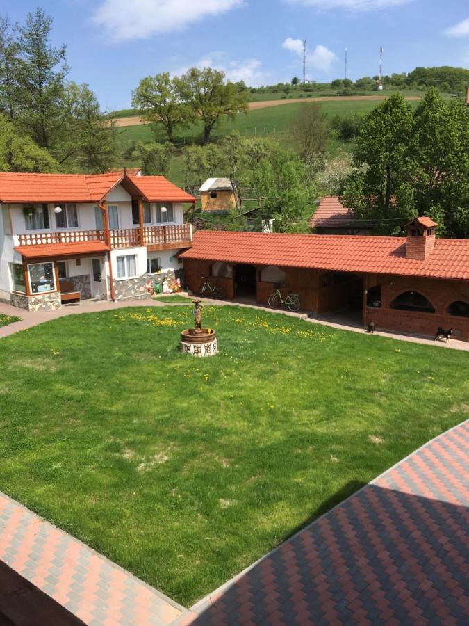 Casuta Cu Flori Otel Vilcele  Dış mekan fotoğraf