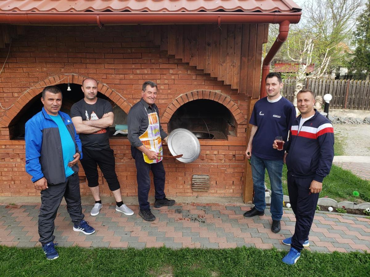Casuta Cu Flori Otel Vilcele  Dış mekan fotoğraf